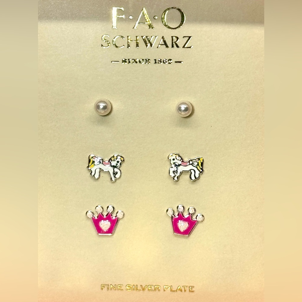 FAO SCHWARTZ Box Set Of 3 pairs of Stud Earrings Pearl Unicorn and Crown